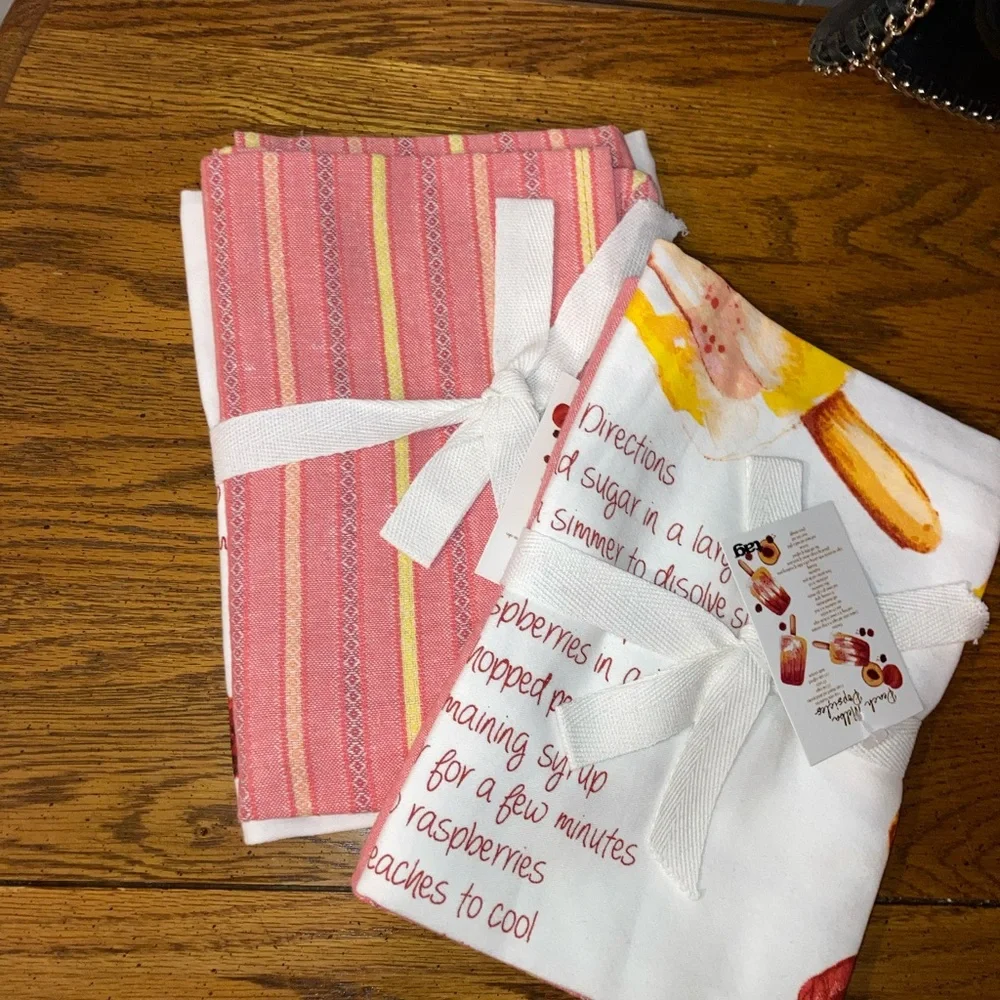 Kitchen Towels Peach Melba Set of 2  - 100 % Cotton NWT